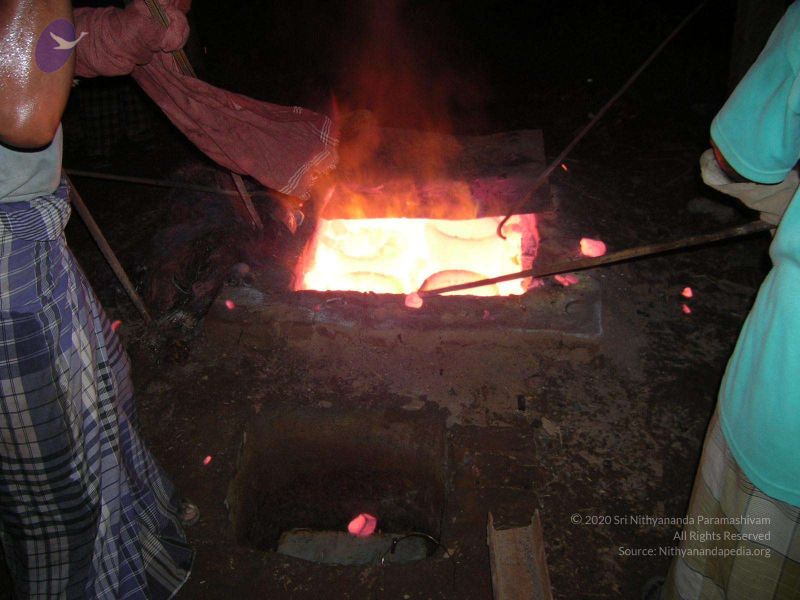File:2007 SacredArtsUniversity Photo 51 1CXnkc14-UarFbJFoU5Ah0zs01a9mIIrH.jpg
