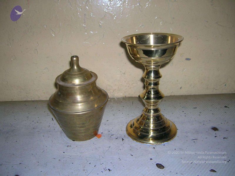 File:2007 SacredArtsUniversity Photo 54 16awvk-7SLIC9u9r5ufn6WV43E0mm2XpH.jpg