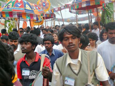 20080101 more-procession-temple 070298.jpg