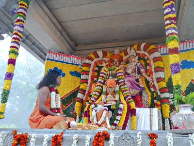 20080101 more-procession-temple 070466.jpg