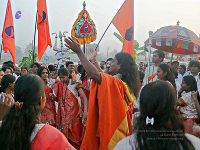 20080101 more procession 070135.jpg