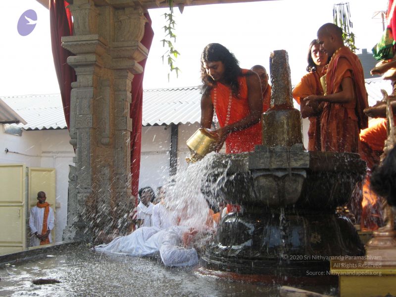 File:20080117 purnabhishekam 2060 CMP WM.jpg