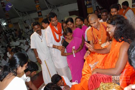 20080717 more darshan 0080 CMP WM.jpg