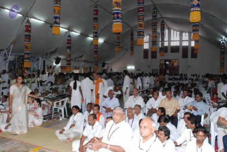 20080717 more darshan 0130 CMP WM.jpg