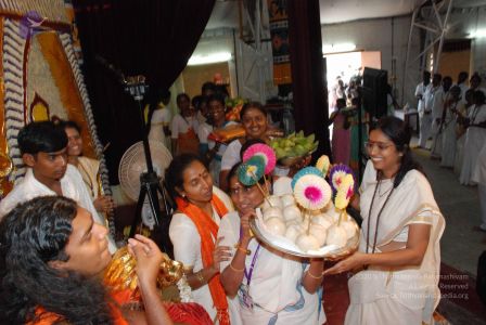 20080717 more darshan 0233 CMP WM.jpg