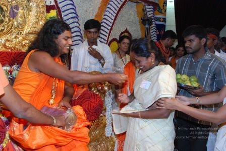 20080717 more darshan 0306 CMP WM.jpg