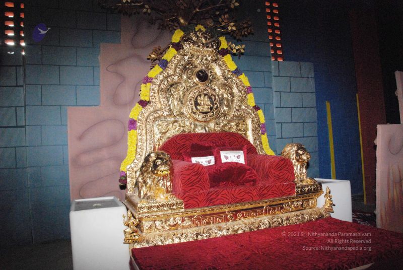 File:20081120 throne 0073.jpg