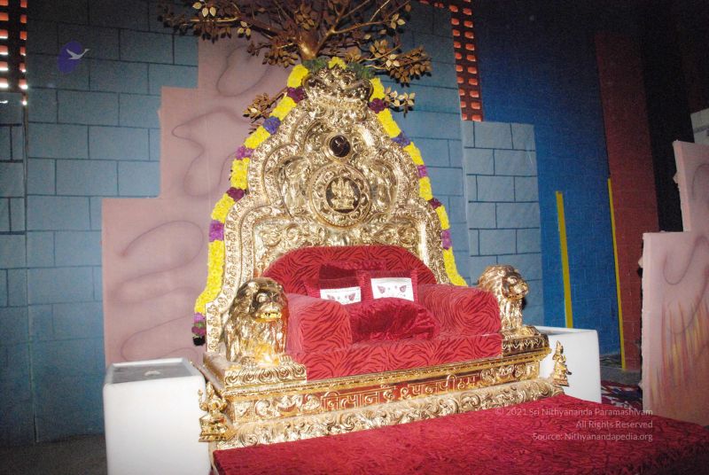 File:20081120 throne 0077.jpg