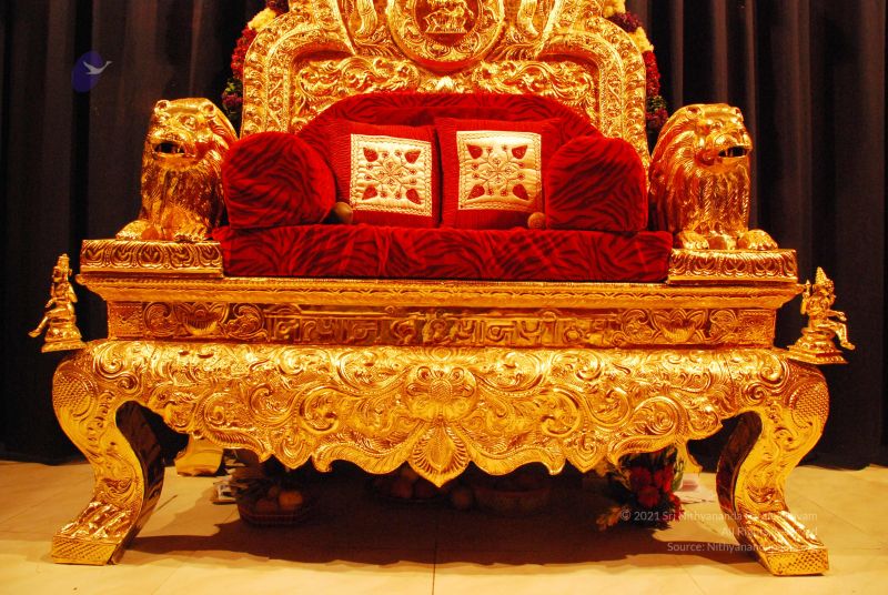 File:20081120 throne 0547.jpg