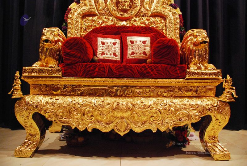 File:20081120 throne 0548.jpg