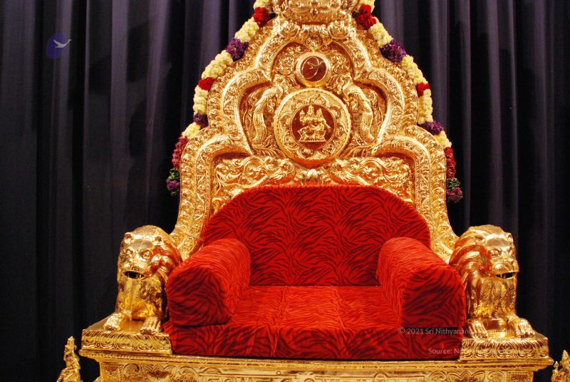 File:20081120 throne 0557.jpg