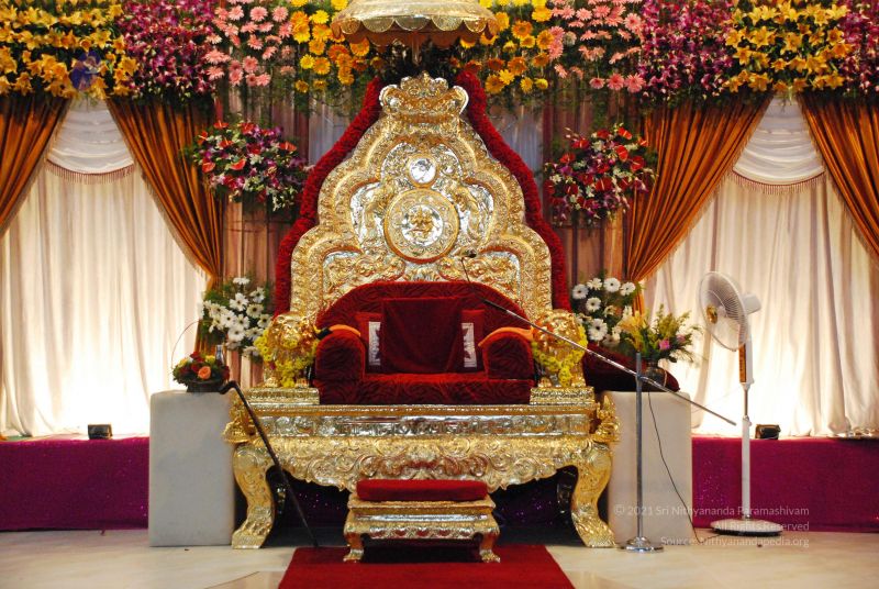 File:20081120 throne 1017.jpg