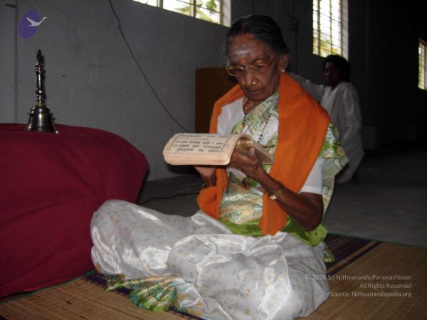 2008 Gurukul Photo 181 19O6PaebSmgIWXj8QzDrhWDBJpgef3rAw.jpg