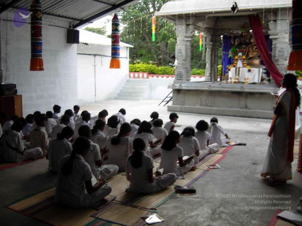 2008 Gurukul Photo 186 1tmH3SRGGTFJ dfXx2aDRchG6S14c6cYO.jpg