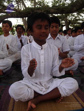 2008 Gurukul Photo 310 1k2RgvtCcKMAVs4jRSKbDB1sDBt1ZaWV4.jpg