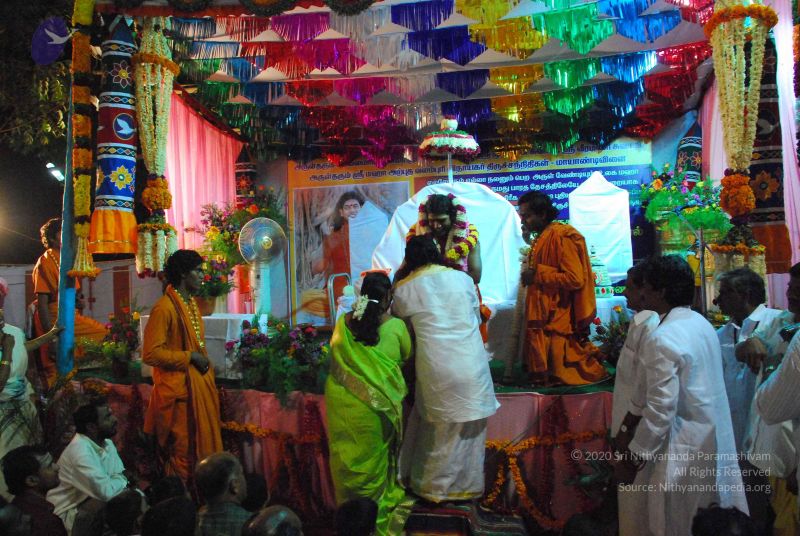 File:20090112 darshan 1957 CMP WM.jpg