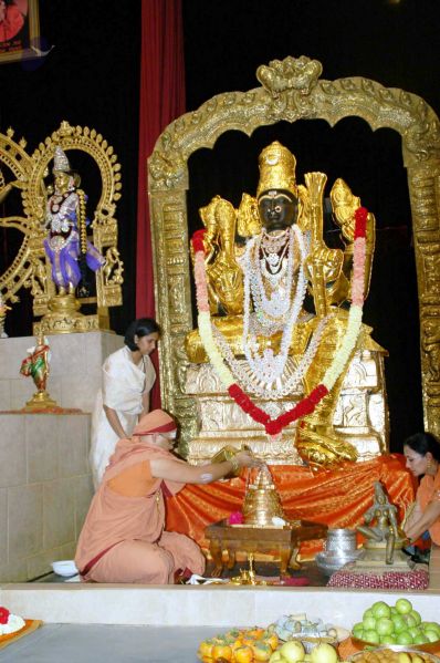File:20091109 20091109 09Nov2009 Maha Lakshmi Puja 180100100.jpg
