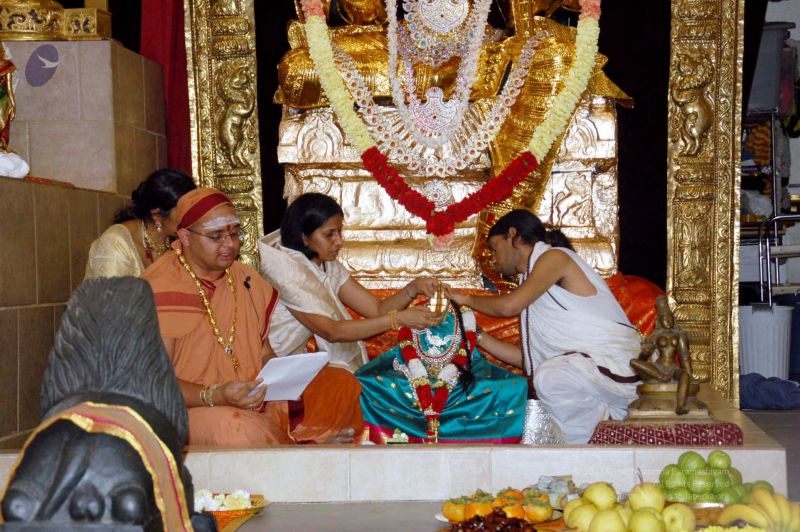 File:20091109 20091109 09Nov2009 Maha Lakshmi Puja 640100100.jpg