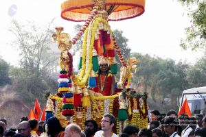 20091227IMG 9407 CMP WM00001000 Procession.jpg