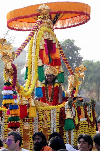 File:20091227IMG 9409 CMP WM00001000 Procession.jpg