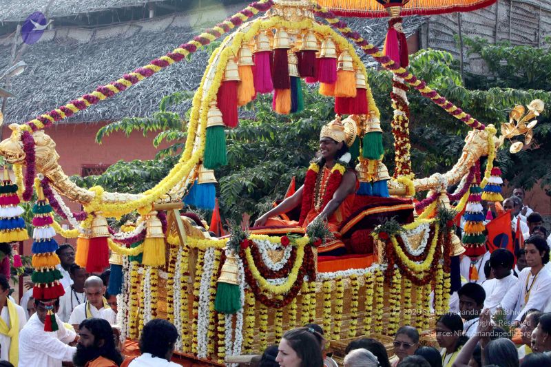 File:20091227IMG 9429 CMP WM00001000 Procession.jpg