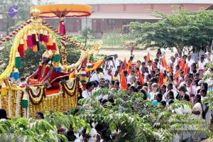 20091227IMG 9459 CMP WM00001000 Procession.jpg