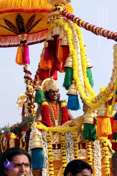 File:20091227IMG 9502 CMP WM00001000 Procession.jpg