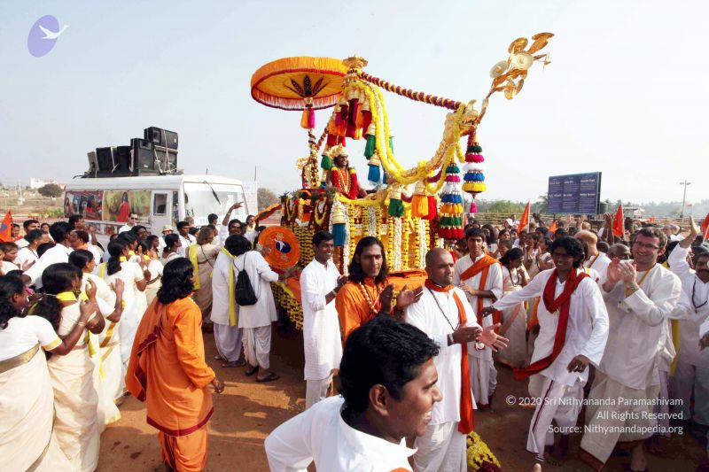 File:20091227IMG 9528 CMP WM00001000 Procession.jpg