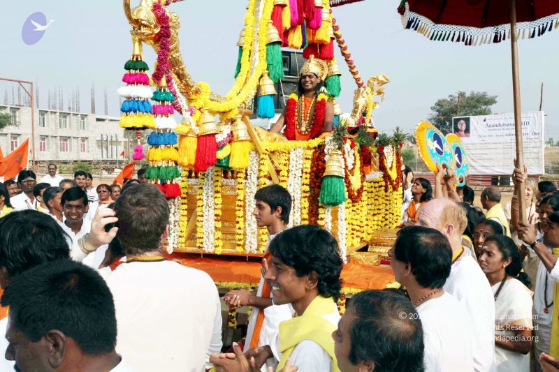 File:20091227IMG 9531 CMP WM00001000 Procession.jpg