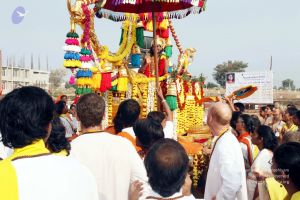 20091227IMG 9536 CMP WM00001000 Procession.jpg