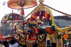 20091227IMG 9731 CMP WM00001000 Procession.jpg