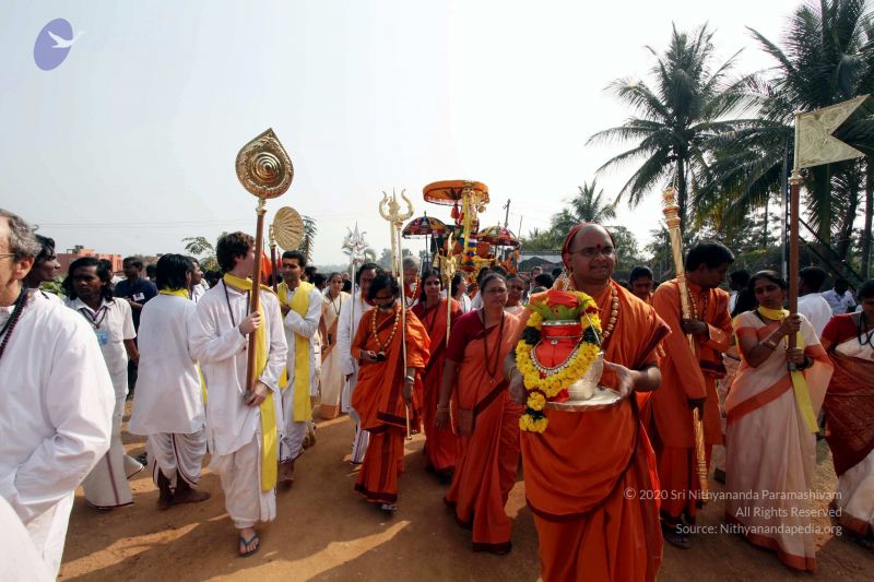 File:20091227IMG 9778 CMP WM00001000 Procession.jpg