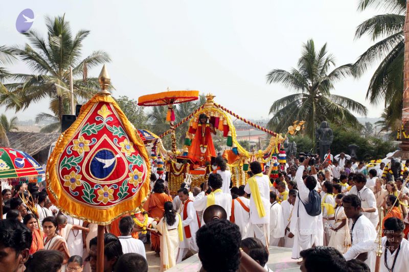 File:20091227IMG 9790 CMP WM00001000 Procession.jpg