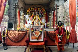 20091227IMG 9805 CMP WM00001000 Procession.jpg