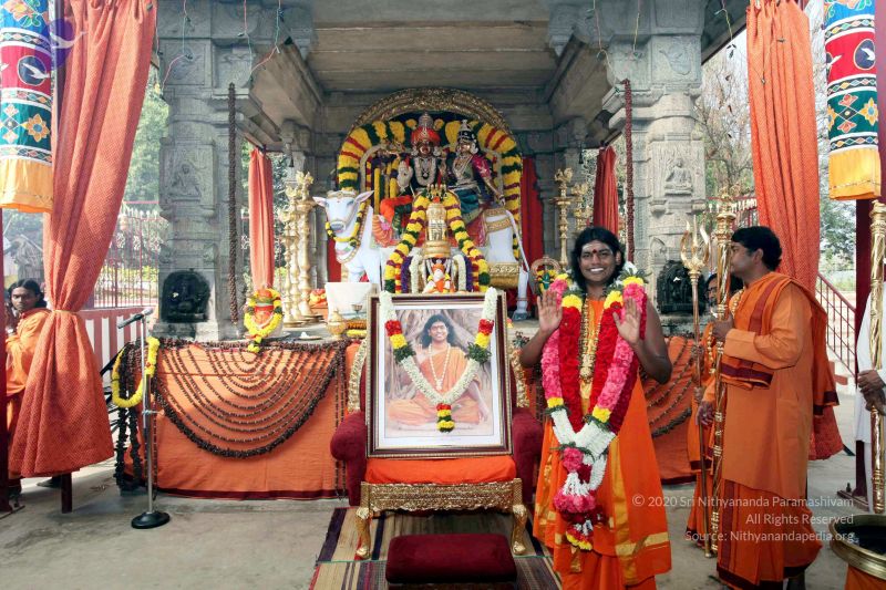 File:20091227IMG 9809 CMP WM00001000 Procession.jpg