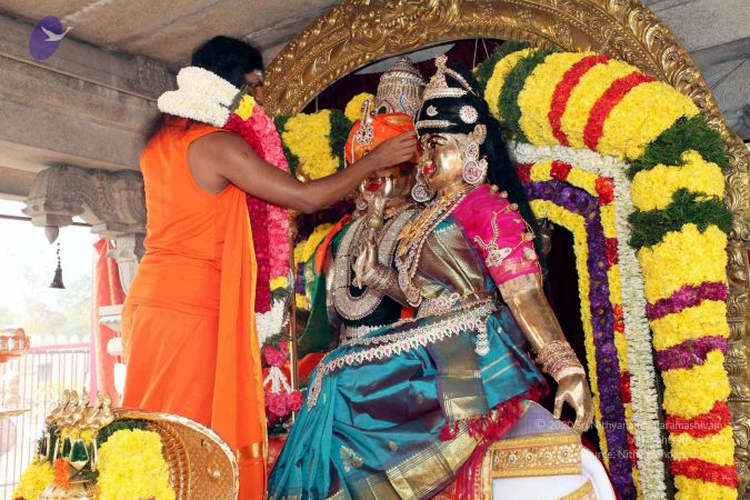 20091227IMG 9817 CMP WM00001000 Procession.jpg