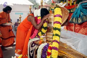 20091227IMG 9830 CMP WM00001000 Procession.jpg