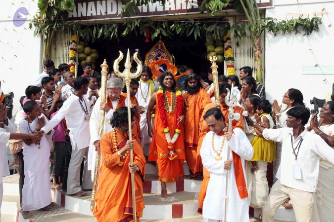 20091227IMG 9860 CMP WM00001000 Procession.jpg