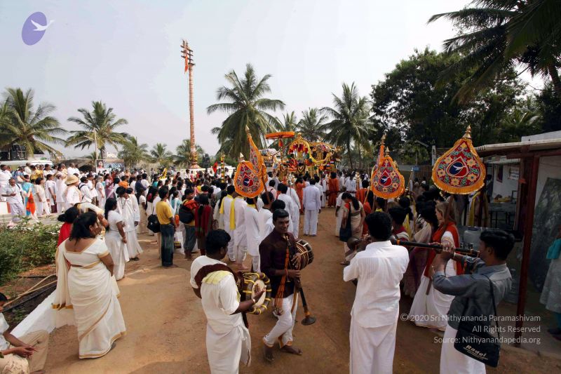 File:20091227IMG 9873 CMP WM00001000 Procession.jpg