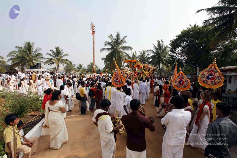 File:20091227IMG 9874 CMP WM00001000 Procession.jpg