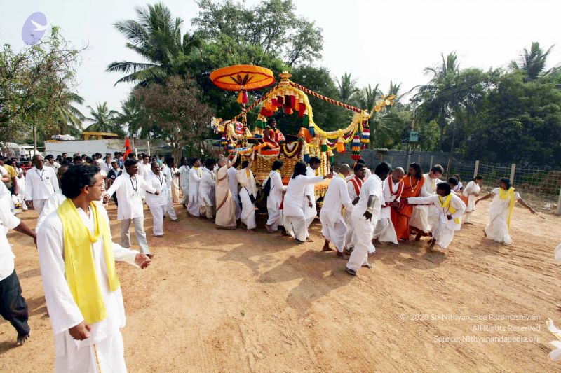 File:20091227IMG 9876 CMP WM00001000 Procession.jpg