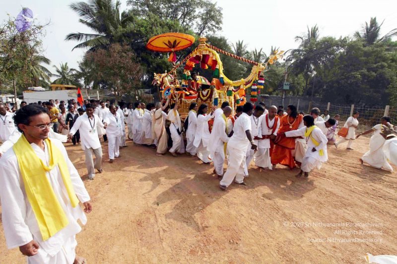 File:20091227IMG 9877 CMP WM00001000 Procession.jpg