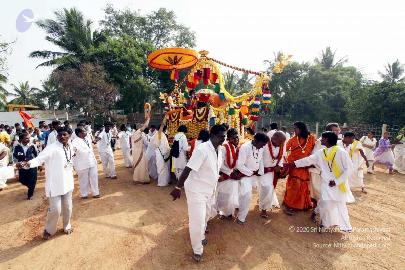 File:20091227IMG 9878 CMP WM00001000 Procession.jpg