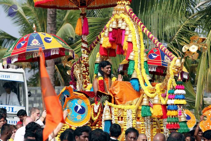 20091227IMG 9926 CMP WM00001000 Procession.jpg