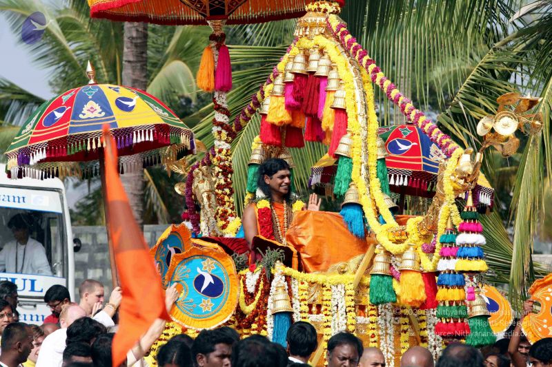 File:20091227IMG 9926 CMP WM00001000 Procession.jpg