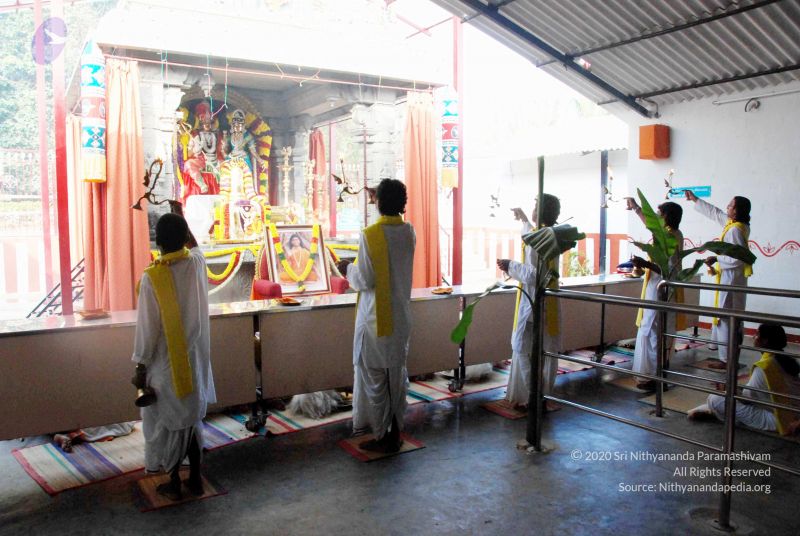 File:20091229DSC 7748 CMP WM00100 Procession.jpg