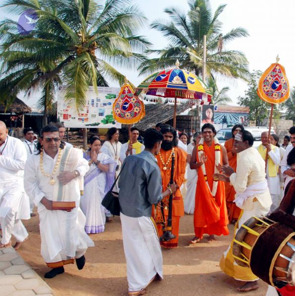 File:20091229DSC 7762 CMP WM00100 Procession.jpg