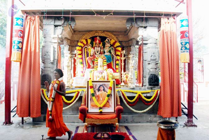 20091229DSC 7773 CMP WM00100 Procession.jpg