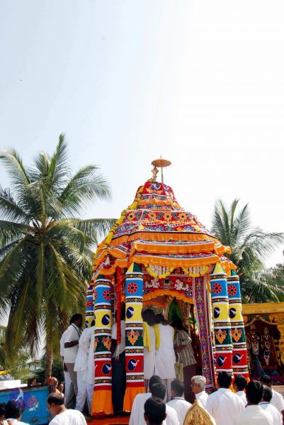 File:20091229DSC 7949 CMP WM00100 Procession.jpg