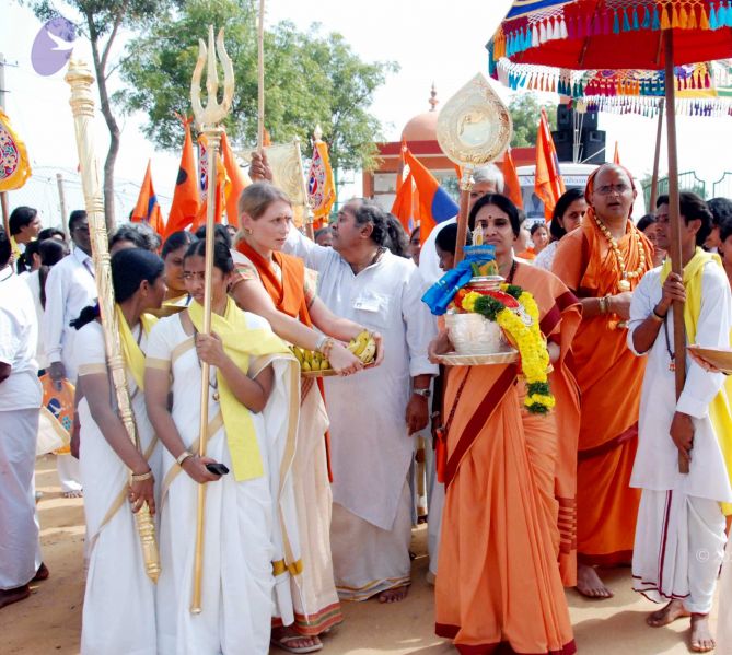 File:20091229DSC 7982 CMP WM00100 Procession.jpg